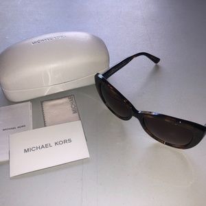 Michael Kors MK 2093 Pasadena 333313 57 16-140 SN Tortoise Shell Sunglasses